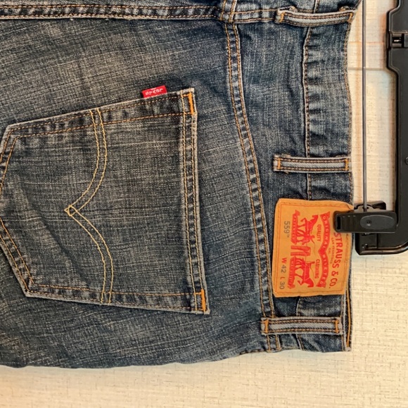 Men’s Levi Jeans - Picture 3 of 7